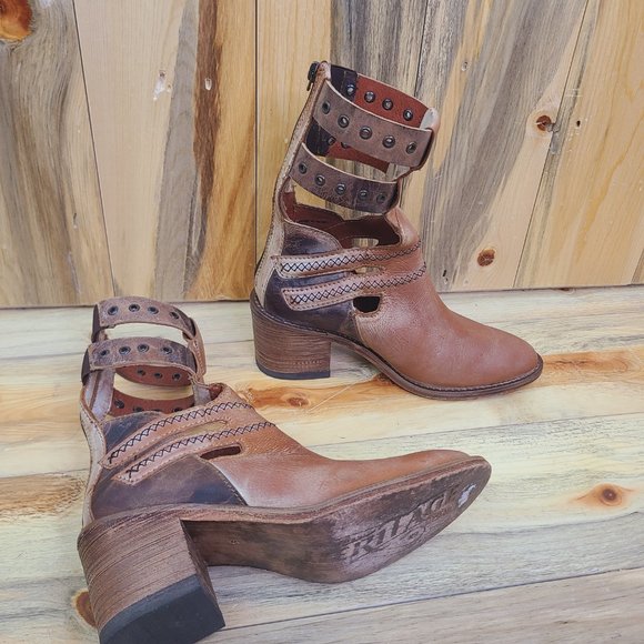 Corral Heritage Distressed Leather Buckle Strap Western Gladiator Booties - Picture 1 of 9
